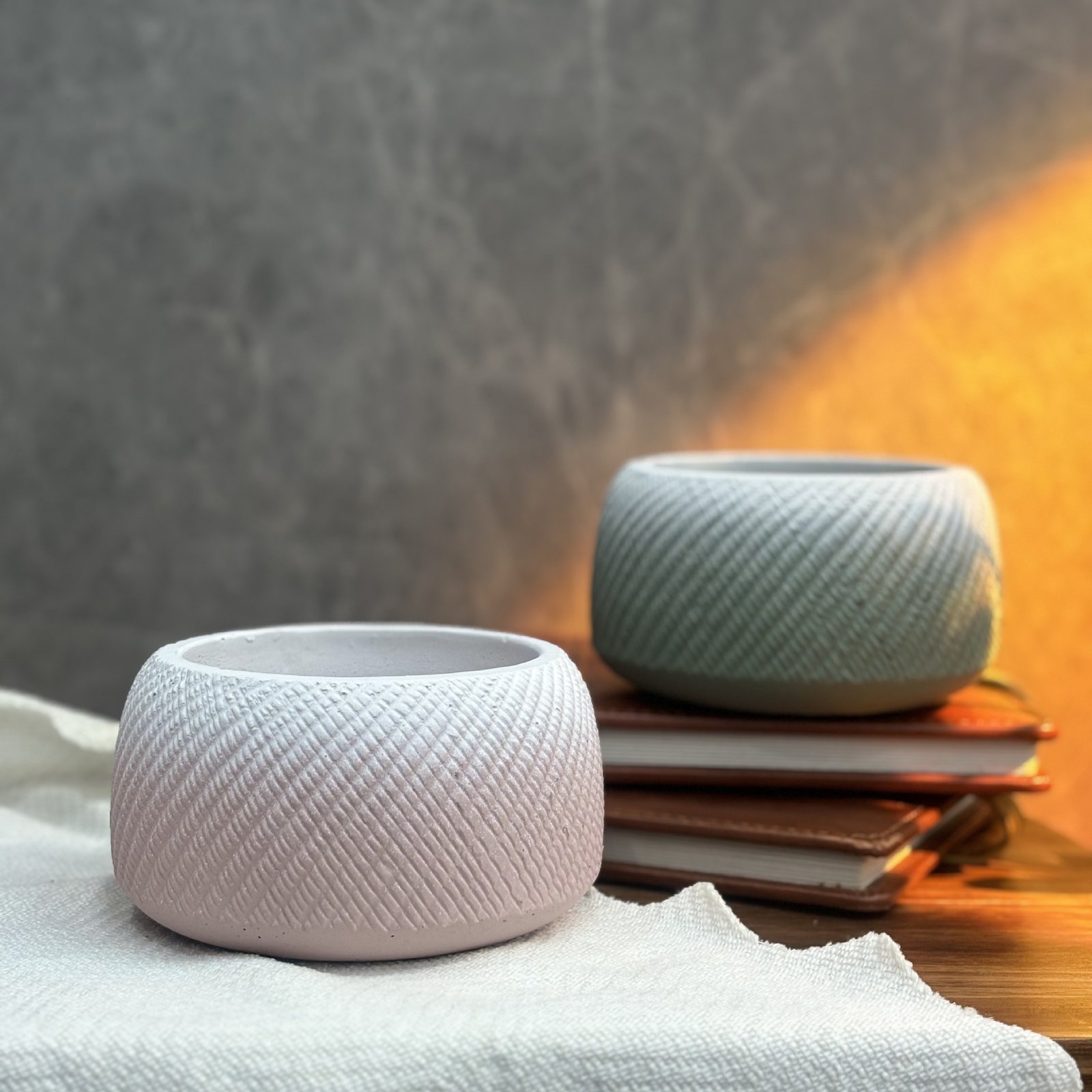 nordic diagonal craving decorative plant/flower pot 北欧斜纹圆水泥花盆 nordic diagonal craving decorative plant/flower pot 北欧斜纹圆水泥花盆